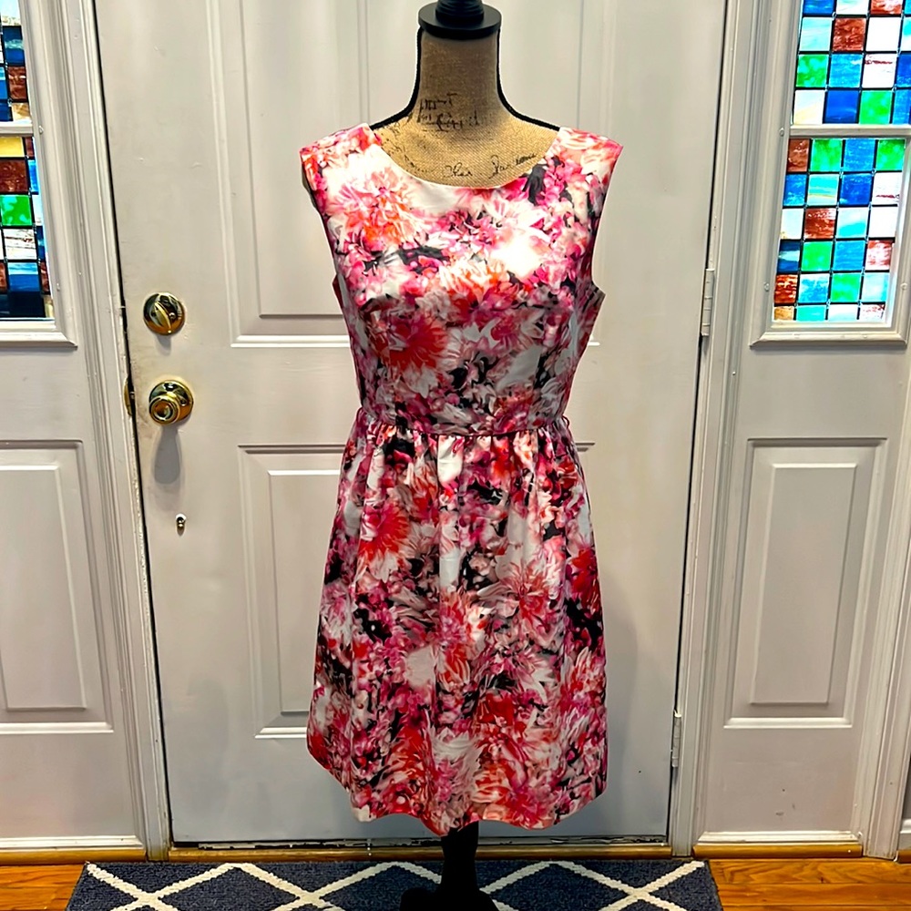 Eliza J floral dress size 8P in excellent condition